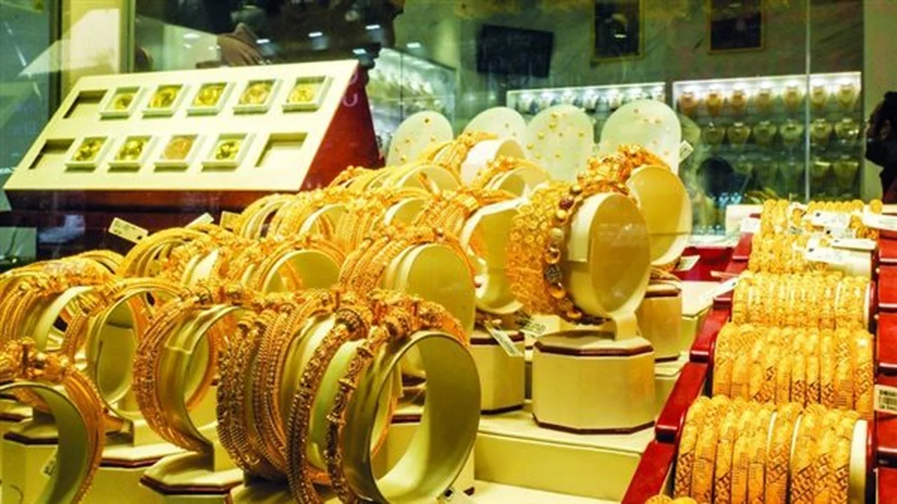 تذبذب أسعار الذهب في محلات الصاغة مع بداية تعاملات الخميس 12 مارس